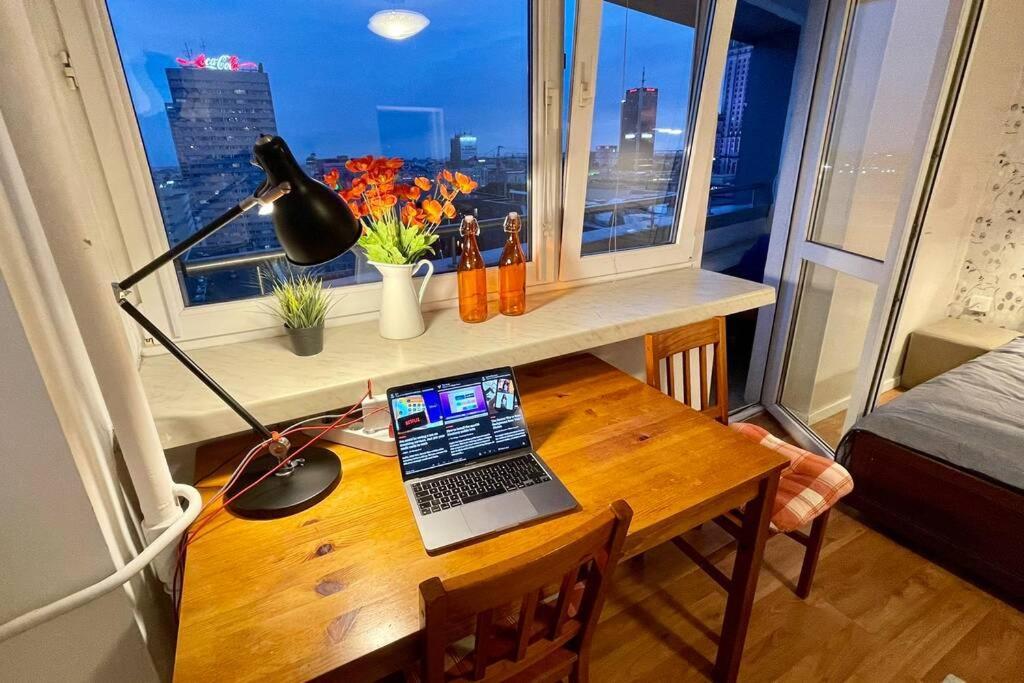 ワルシャワOrange Metro Fast Wifi 1Gbs Big Tv Hbo Appletvアパートメント エクステリア 写真